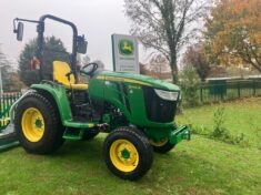 JOHN DEERE 3046R