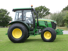 JOHN DEERE 5100M