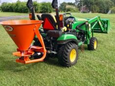 MOUNTED FERTILISER SPREADER