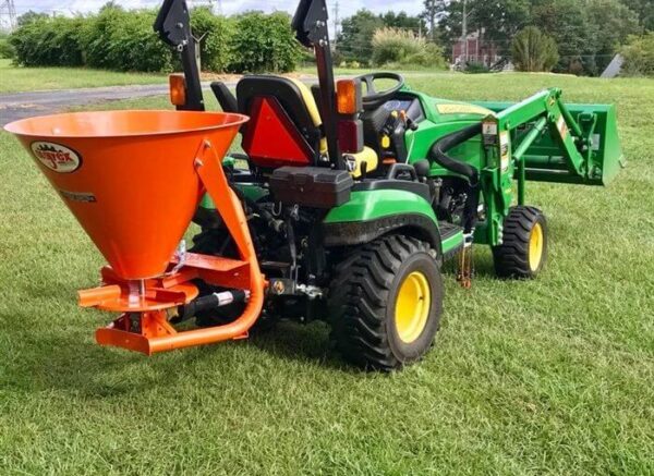 MOUNTED FERTILISER SPREADER